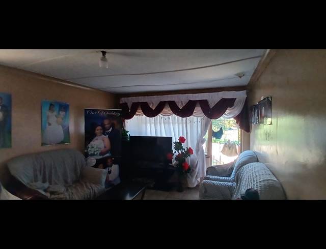 2 BEDROOM FLAT FOR SALE IN VEREENIGING CENTRAL